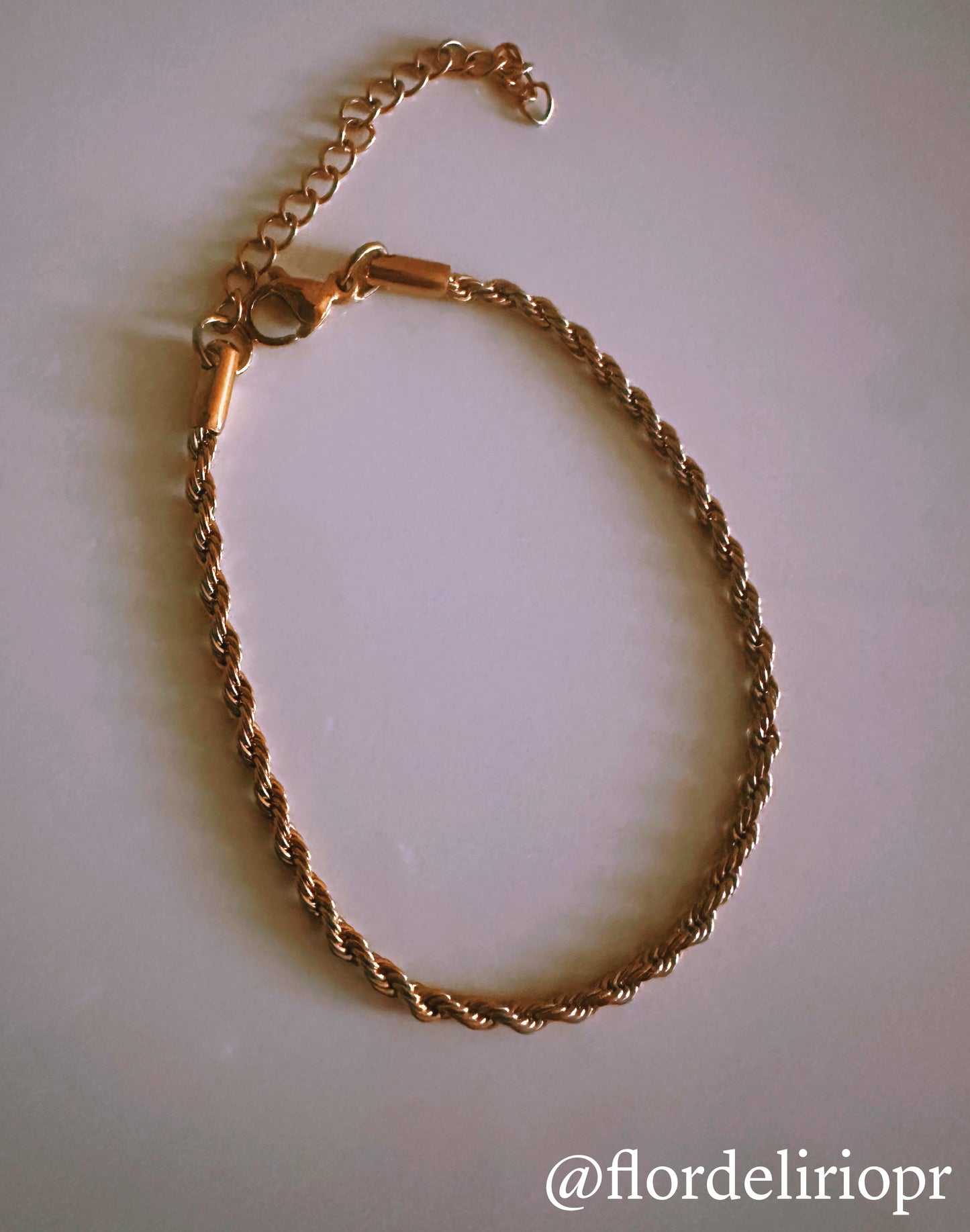 Gold roped unisex bracelet