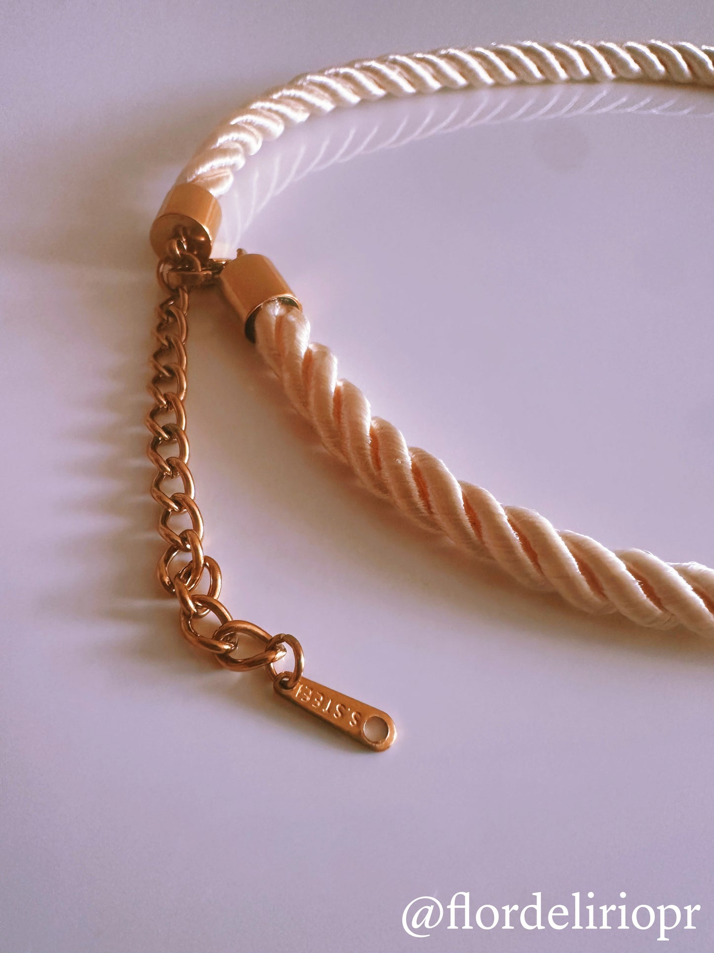 Solecito roped necklace