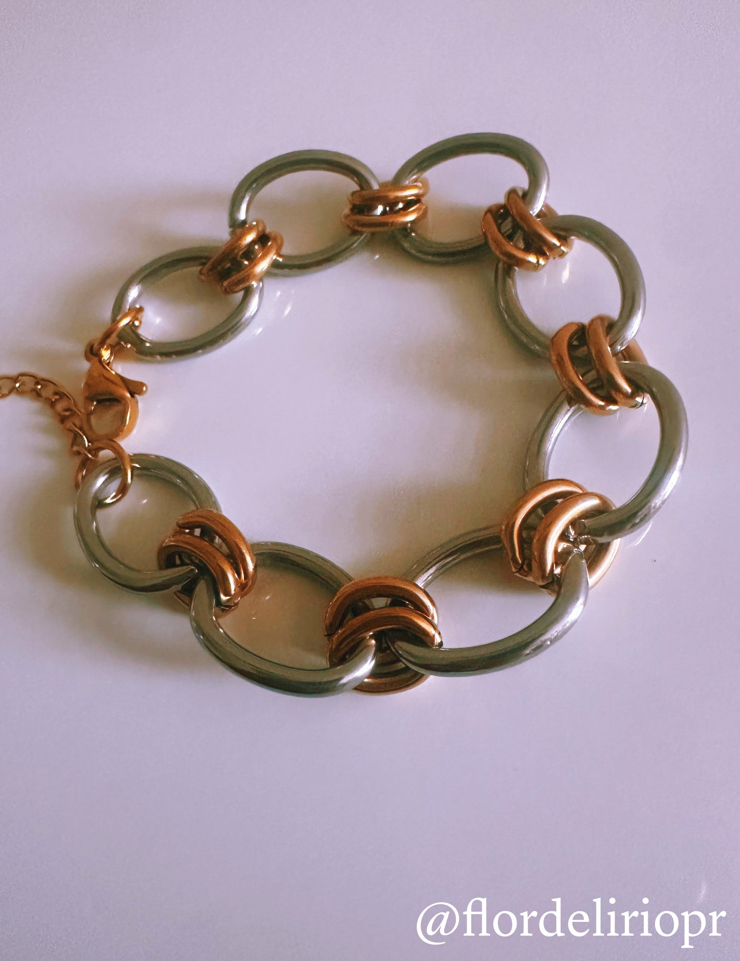 Two tones linked bracelet