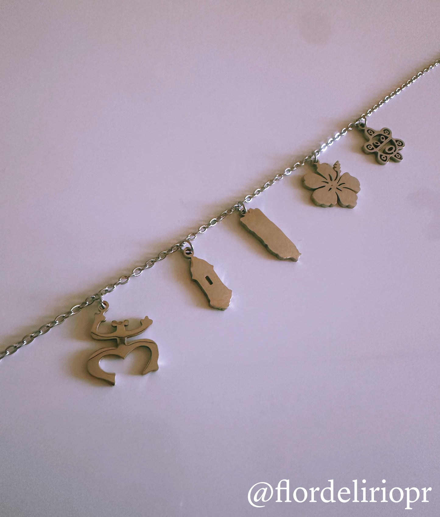 Borikén silver necklace