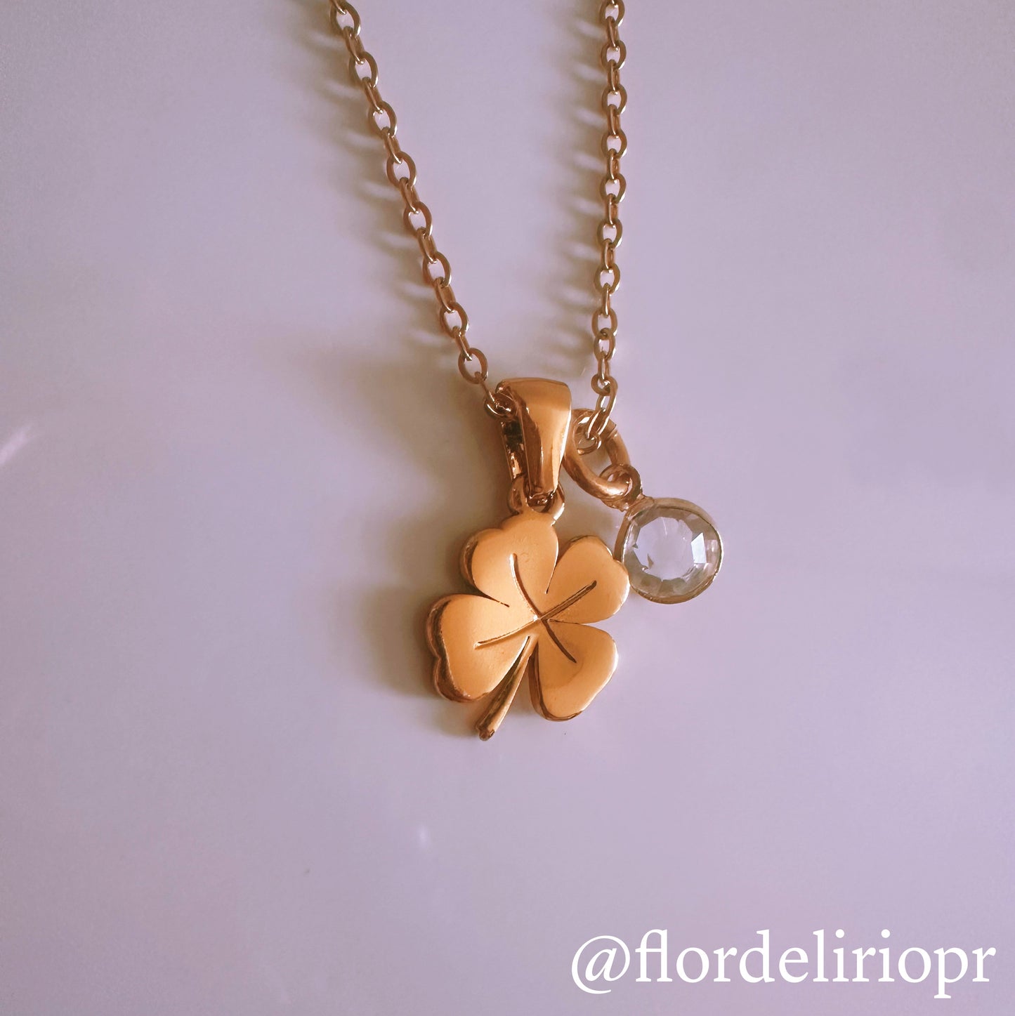 Trébol necklace