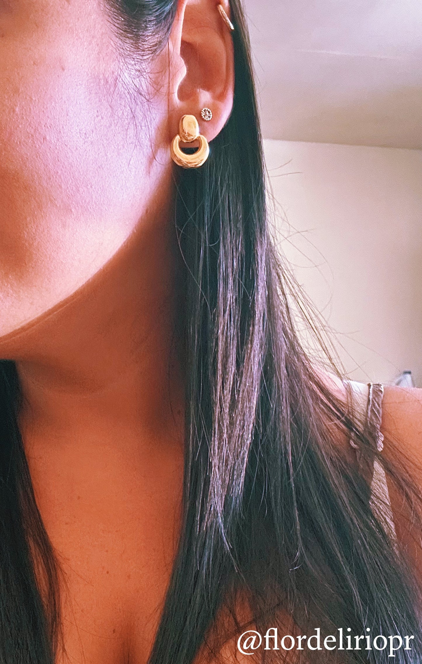 Elegant circle earrings