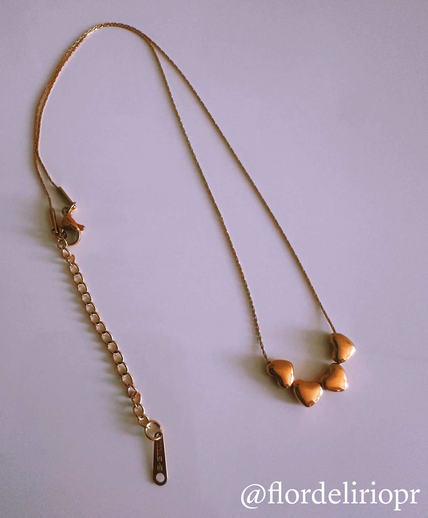Mini hearts necklace