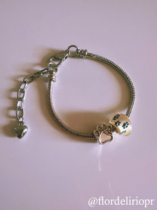 Lot of paws bracelet