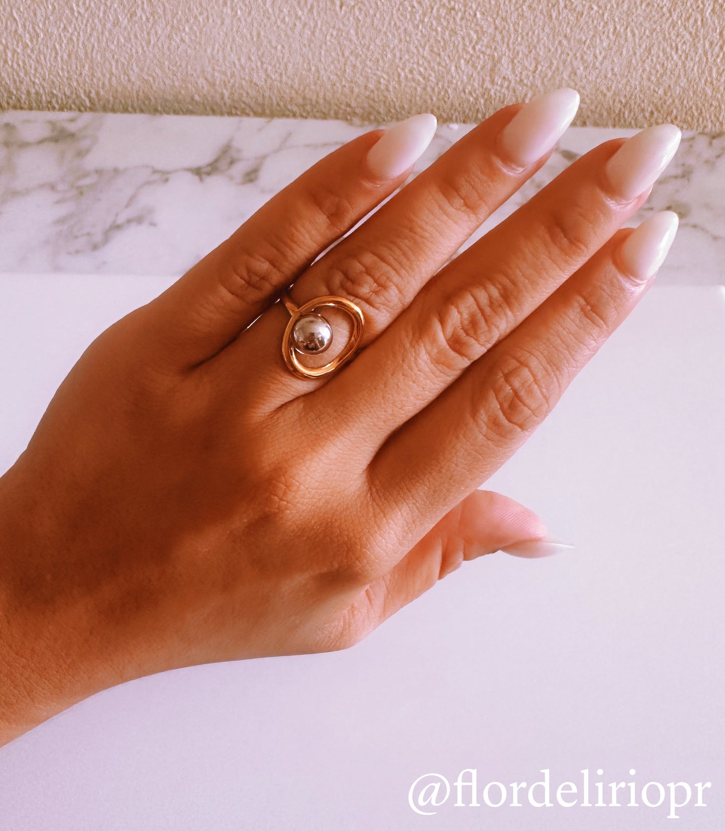 Silver circle two tones ring