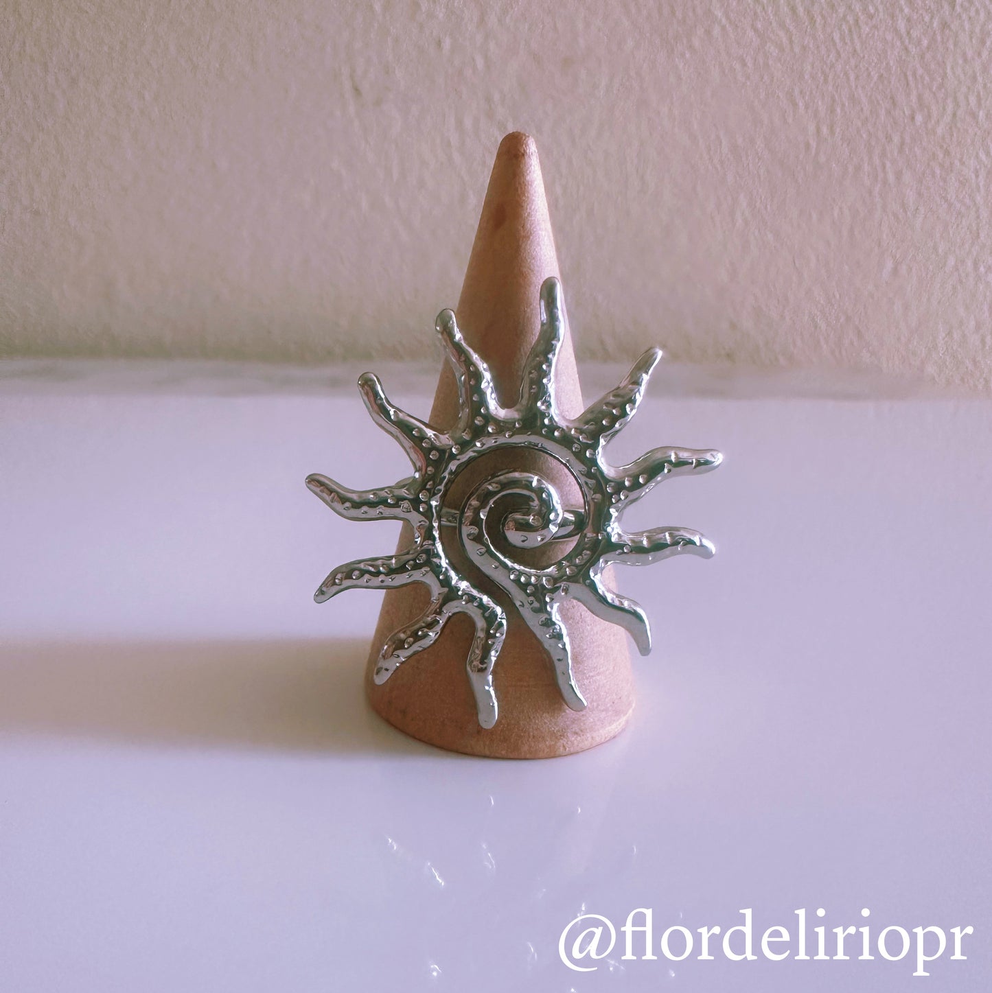 Solecito ring