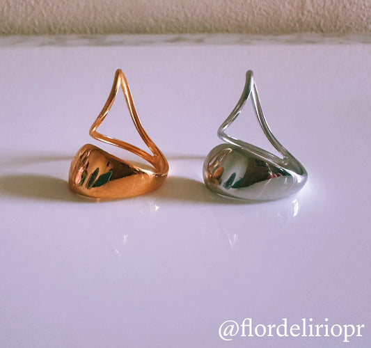 Curved oval ring