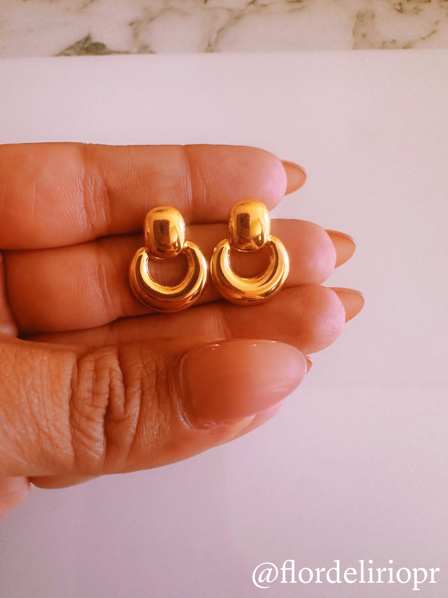 Elegant circle earrings