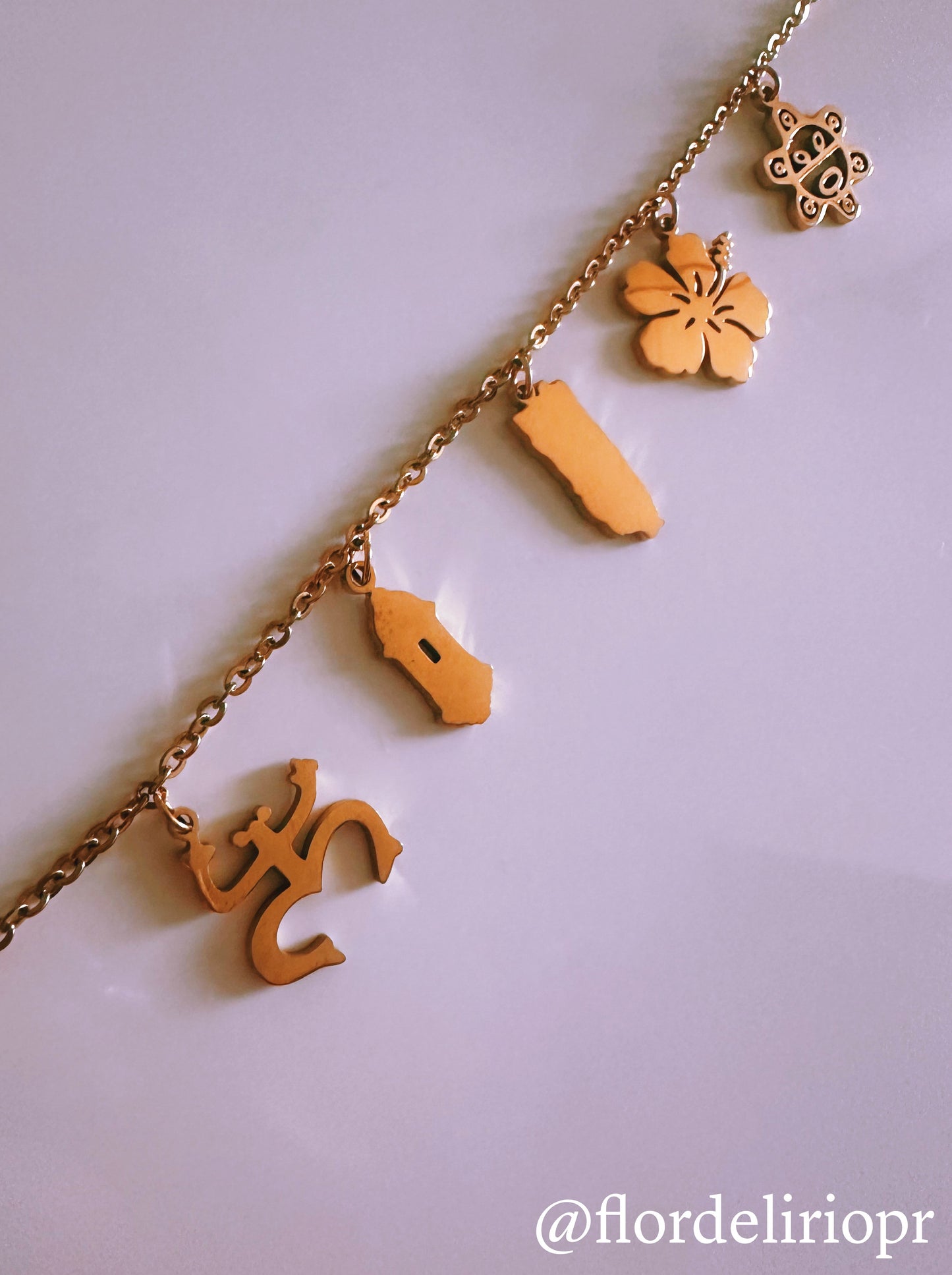 Borikén gold necklace
