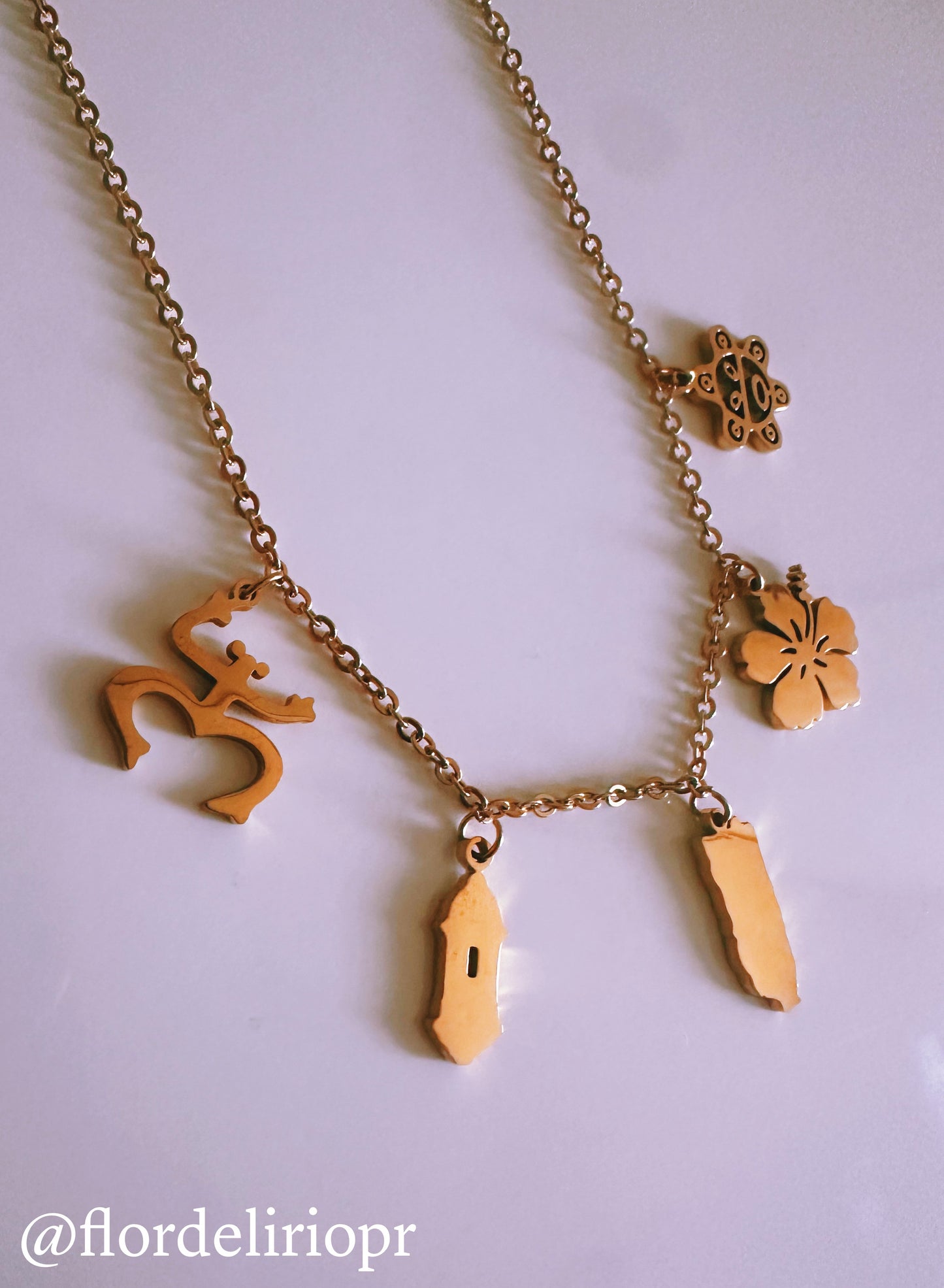 Borikén gold necklace